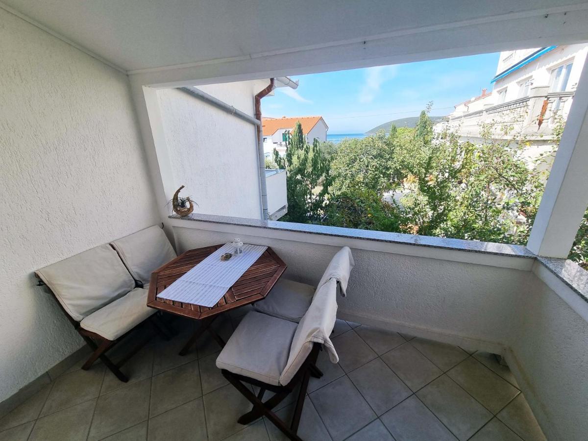 House Subic Daire Supetarska Draga Dış mekan fotoğraf