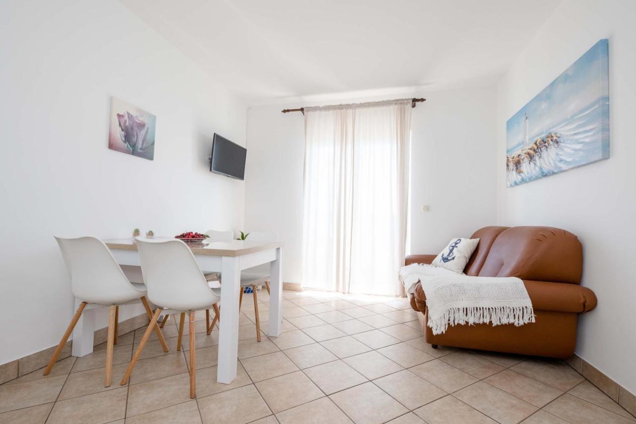 House Subic Daire Supetarska Draga Dış mekan fotoğraf