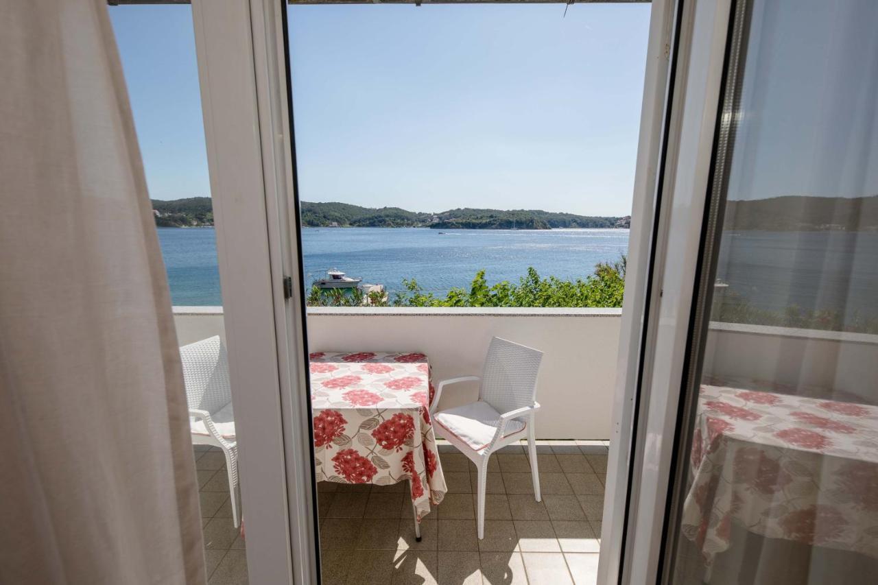 House Subic Daire Supetarska Draga Dış mekan fotoğraf